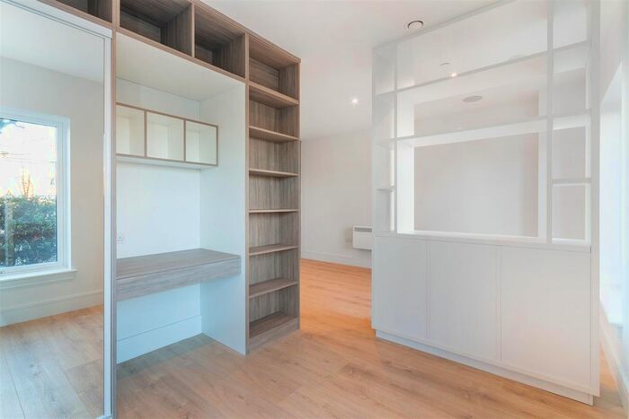 Studio To Rent In North Road, Bedfont, Feltham, TW14