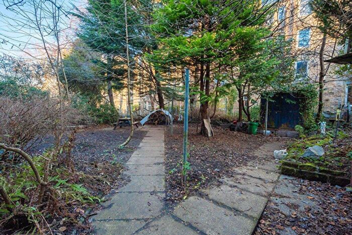 1 Bedroom Flat To Rent In Wardlaw Place, Edinburgh, EH11