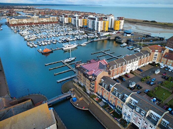 2 Bedroom Apartment For Sale In The Piazza, Eastbourne, BN23