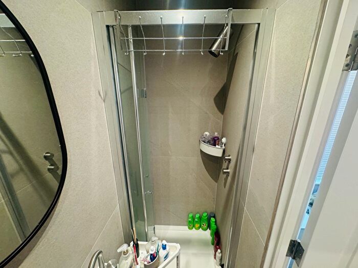 1 Bedroom Flat To Rent In Rita Road, London, SW8