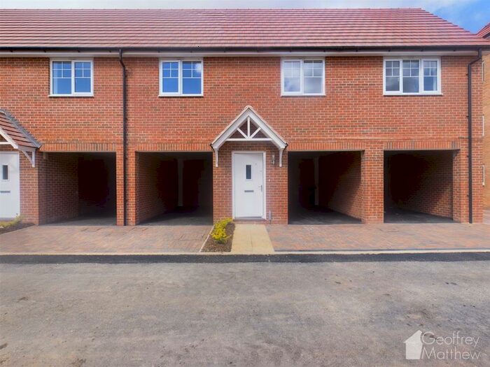 2 Bedroom Coach House To Rent In Sandpiper Road, Old Harlow, CM17
