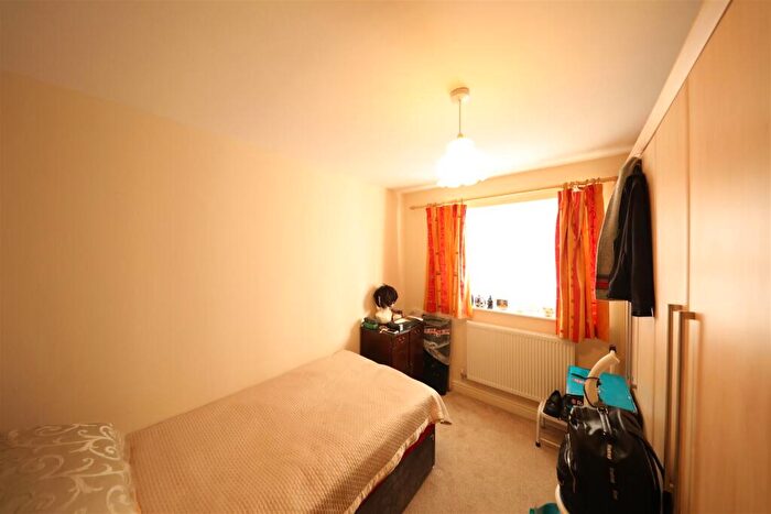 2 Bedroom Detached Bungalow For Sale In Lawson Avenue, Cottingham, HU16