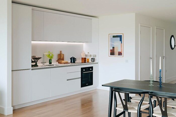 2 Bedroom Apartment To Rent In Flat, South Loop Green, Birmingham, B16