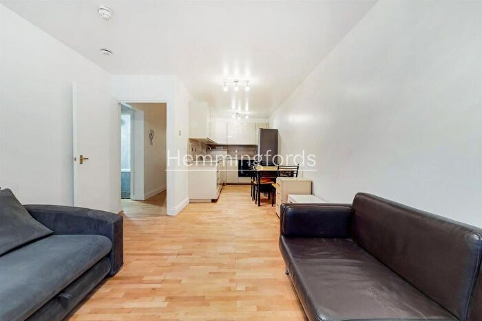 3 Bedroom Apartment To Rent In Offord Road, Islington, N1