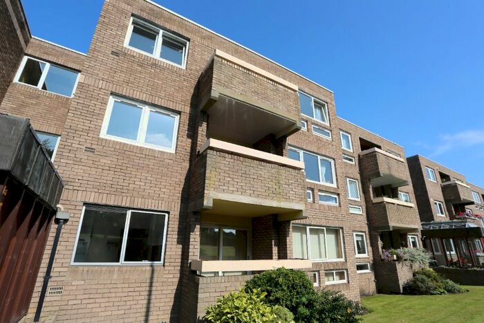 2 Bedroom Flat To Rent In Craigleith Avenue South, Craigleith, Edinburgh, EH4