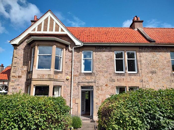 3 Bedroom Flat To Rent In East Trinity Road, Edinburgh, Midlothian, EH5