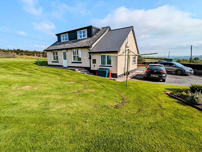 4 Bedroom Detached House For Sale In Blaenycoed, Carmarthen, Carmarthenshire., SA33