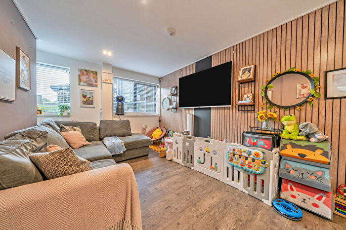 2 Bedroom Flat For Sale In London Road, Basingstoke, RG24