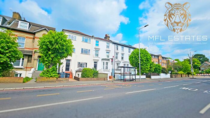 2 Bedroom Maisonette To Rent In Addiscombe Road, Croydon, CR0