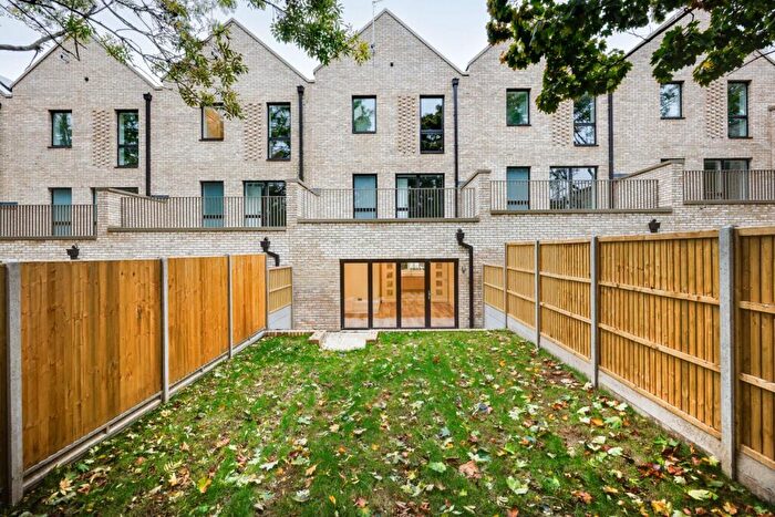 4 Bedroom Terraced House For Sale In Granville Road, Childs Hill, NW2