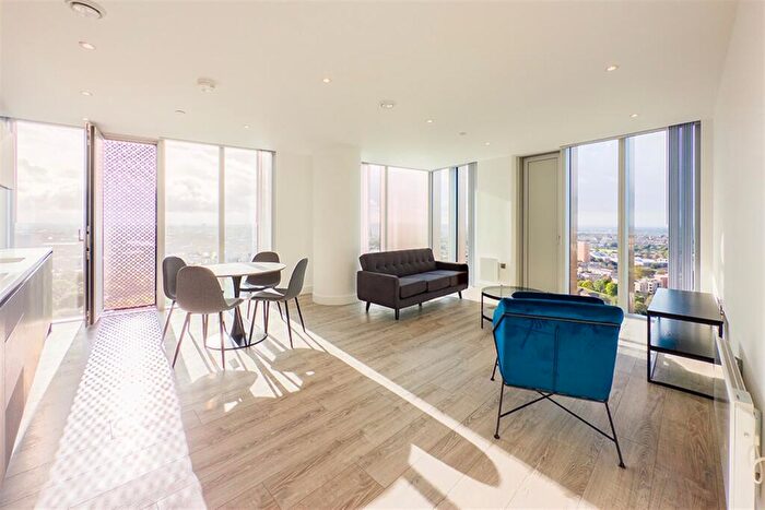 2 Bedroom Apartment To Rent In The Blade, M15