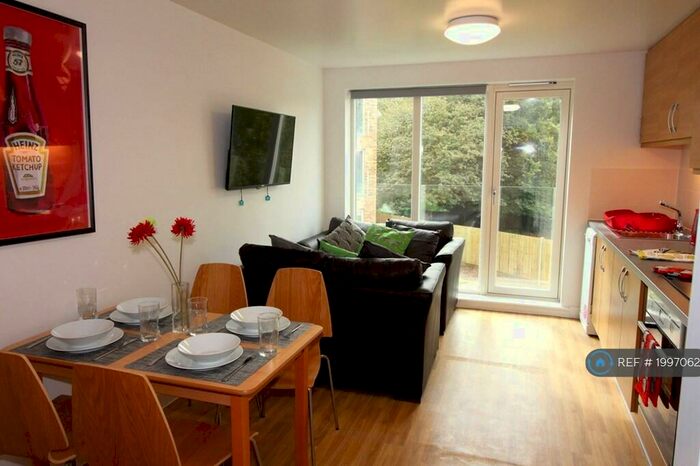 4 Bedroom Flat To Rent In Columbia Lodge, Southampton, SO16