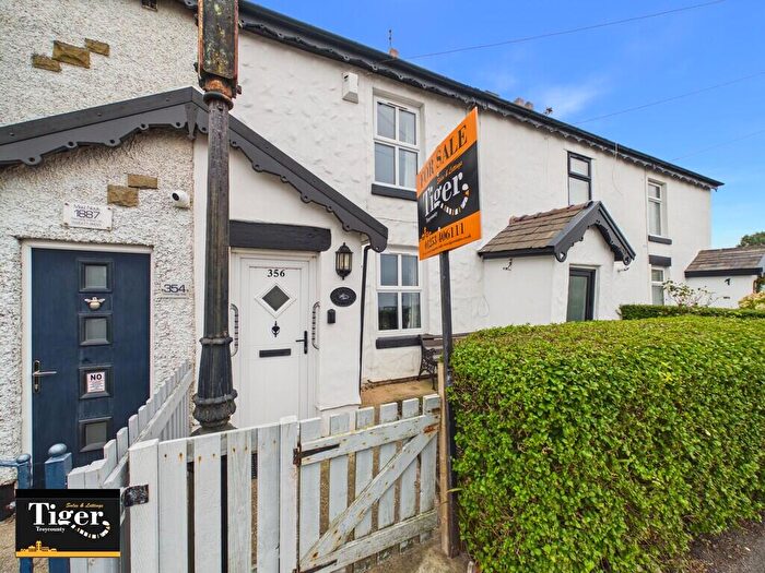 2 Bedroom Cottage For Sale In Common Edge Road, Blackpool, FY4