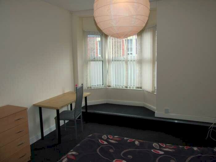 3 Bedroom Flat To Rent In Mackintosh Place, Roath, Cardiff, CF24