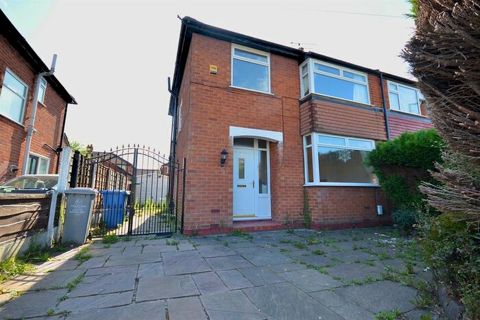 3 Bedroom Semi-Detached House To Rent In Shrewsbury Road, Sale, M33