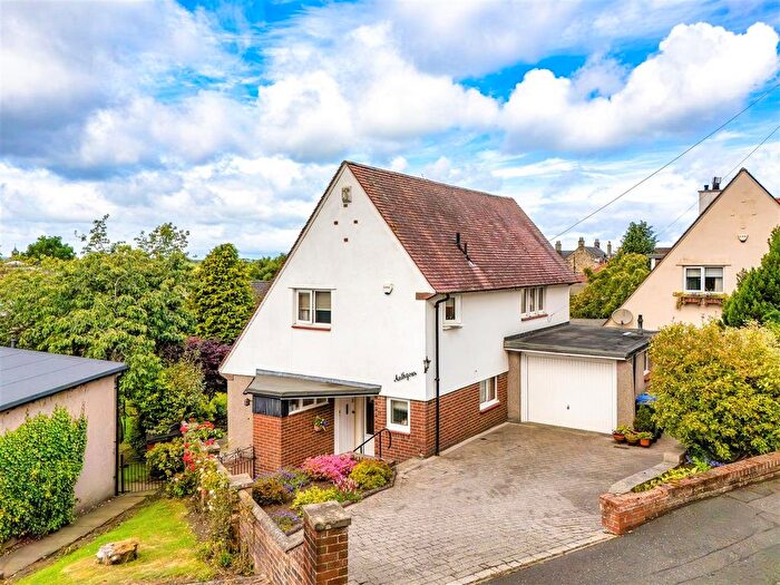 3 Bedroom Detached House For Sale In Balbardie Road, Bathgate, EH48