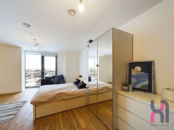 1 Bedroom Flat To Rent In Plaza Boulevard, Liverpool, L8