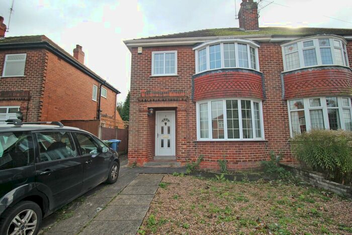 3 Bedroom Semi-Detached House To Rent In Wingfield Avenue, Worksop, S81