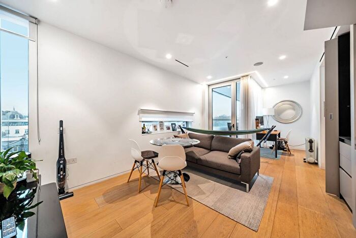 1 Bedroom Flat To Rent In Buckingham Palace Road, Belgravia, London, SW1W