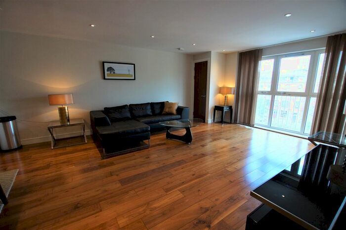 2 Bedroom Flat To Rent In Wellesley Terrace, London, N1