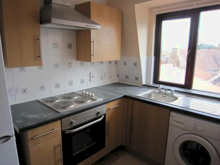 2 Bedroom Flat To Rent In Stokes Croft, Bristol, BS1