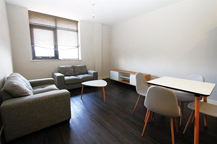 2 Bedroom Flat To Rent In Dawsons Square, Pudsey, LS28