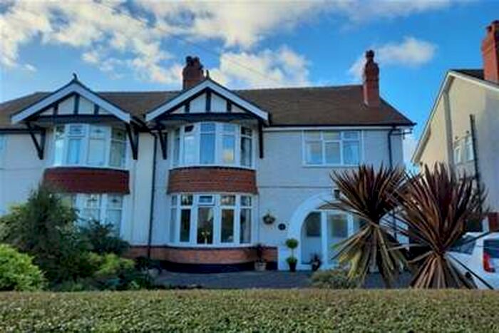 2 Bedroom Flat To Rent In St Georges Road, Rhos Os Sea, LL28