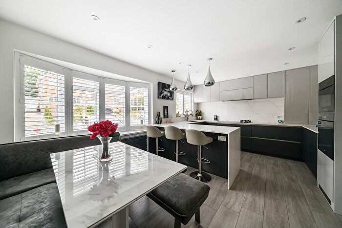 4 Bedroom Property For Sale In Washington Drive, Windsor, SL4