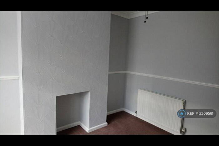 2 Bedroom End Of Terrace House To Rent In Hawthorn Road, Kent, ME2