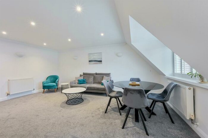 2 Bedroom Apartment To Rent In Wingfield Court, Banstead, SM7