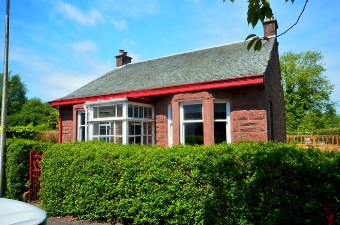 3 Bedroom Detached House To Rent In Alexander Street, Renton, Wdc, G82