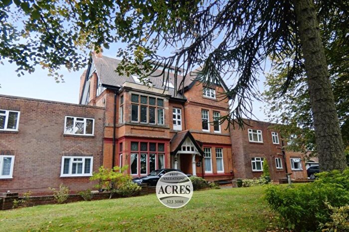 2 Bedroom Maisonette For Sale In Halebrose Mansions, Lichfield Road, Four Oaks, B74