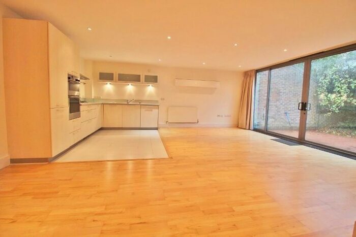 1 Bedroom Flat To Rent In Clarendon Road, Sevenoaks, TN13