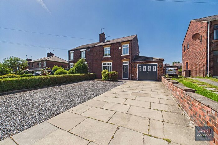 3 Bedroom Semi-Detached House For Sale In Birchley Road, Billinge, Wigan, WN5