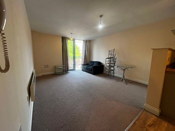 2 Bedroom Flat To Rent In Canal Street, Nottingham, Nottinghamshire, NG1