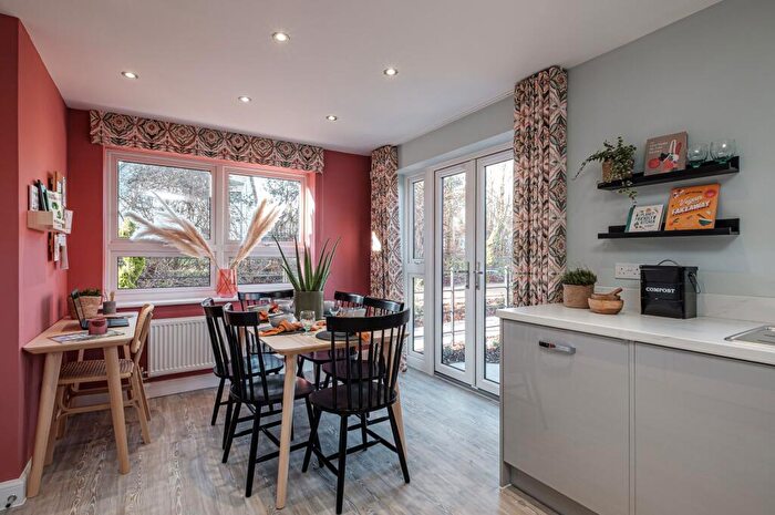 3 Bedroom Detached House For Sale In London Road, Aylesford, Kent, ME16