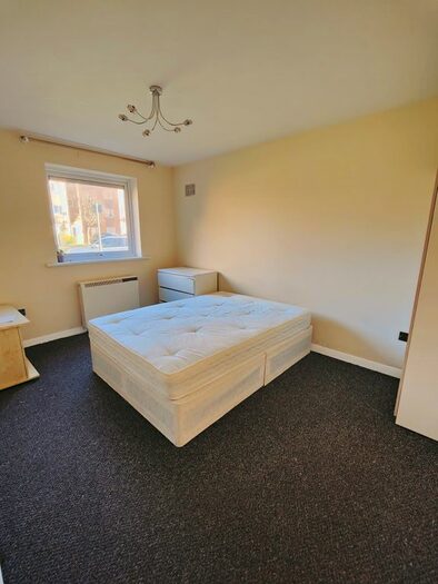 2 Bedroom Flat To Rent In Gurney Close, Barking IG11