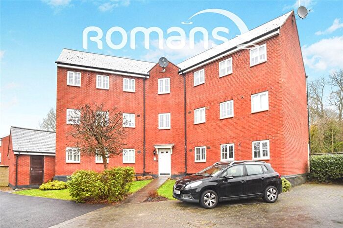 2 Bedroom Flat To Rent In Knole Close, Swindon, SN25
