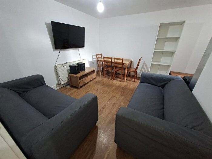 5 Bedroom Flat To Rent In Miskin Street, Cathays, CF24
