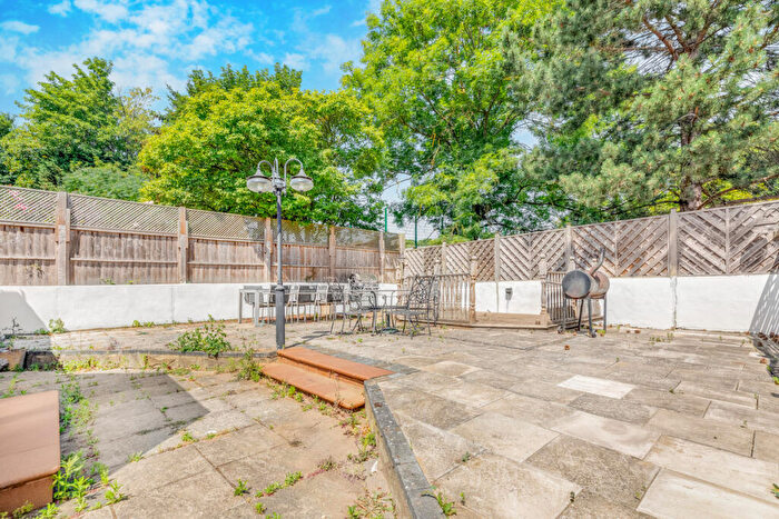 4 Bedroom Detached House For Sale In Sylvan Road, Crystal Palace, SE19
