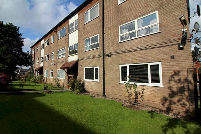 1 Bedroom Flat To Rent In Silver Court, Whitefield, Manchester, M45