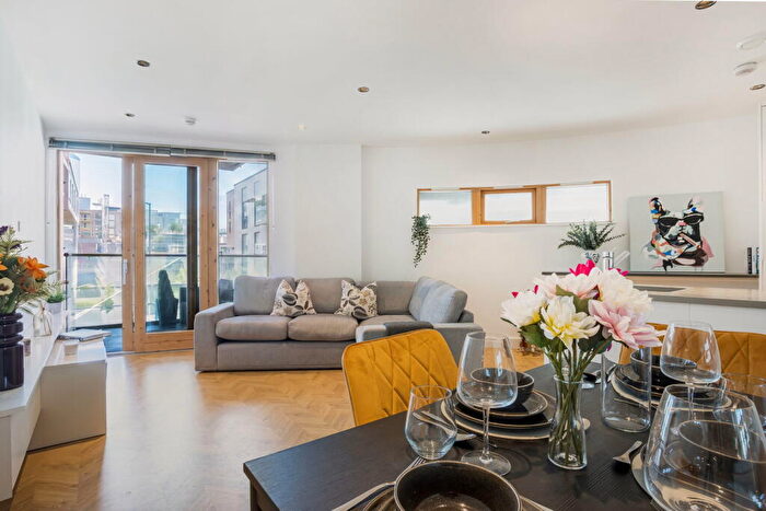 1 Bedroom Apartment For Sale In Cobblestone Square, Wapping Lane, Wapping, London, E1W