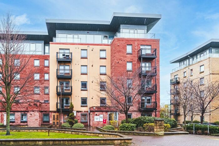 2 Bedroom Flat For Sale In / Slateford Gait, Edinburgh, EH11