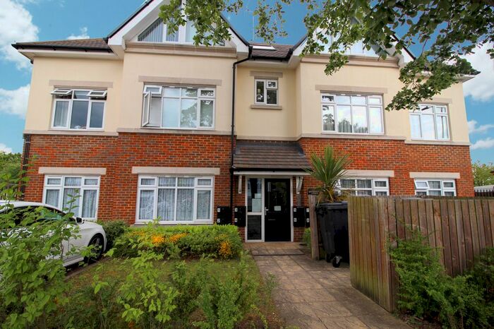 2 Bedroom Flat To Rent In Draycott Avenue, Kenton, Harrow, HA3
