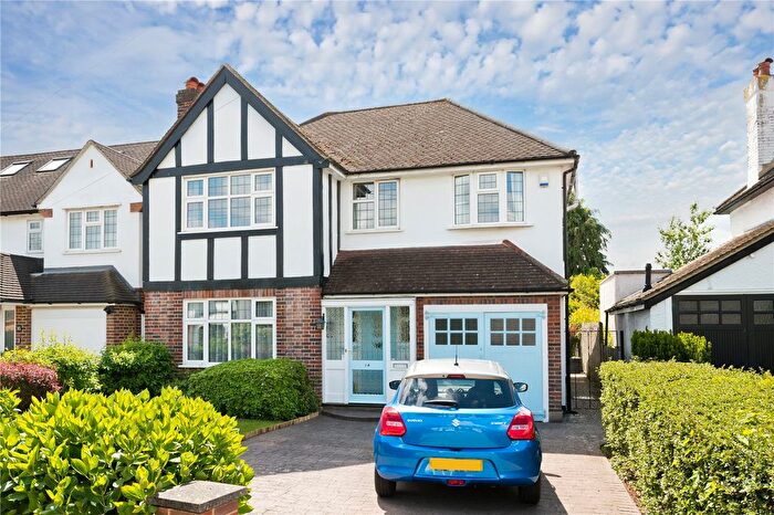 4 Bedroom Detached House For Sale In Elm Tree Avenue, Esher, Surrey, KT10