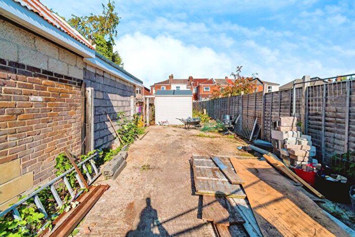 5 Bedroom Terraced House For Sale In Langhorn Road, Southampton, Hampshire, SO16