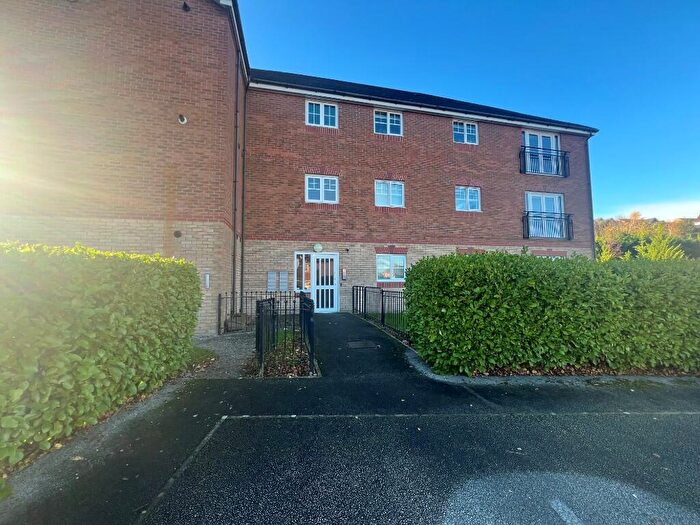 2 Bedroom Apartment To Rent In Chariot Drive, LL11