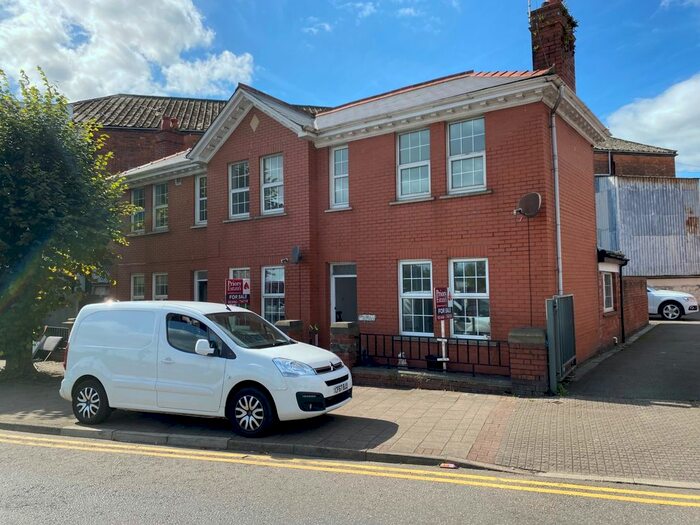 2 Bedroom Semi-Detached House To Rent In Gladstone Road, Barry, CF62