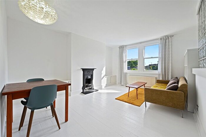 1 Bedroom Flat To Rent In Paddenswick Road, Brackenbury, London, W6