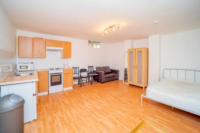 1 Bedroom Studio To Rent In Oriental Place, Brighton, BN1